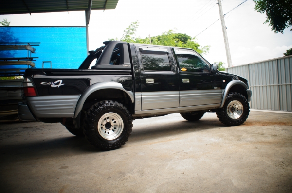 ขาย isuzu dragon power 3.0  LS turbo 4 wd ปี02