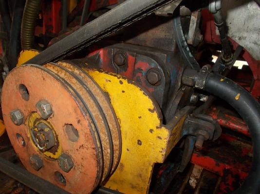 เพื่อนฝากประกาศครับ  ขายชุดตัวเดินรถเกี่ยวข้าวศักดิ์พัฒนา อยู่ จ.สุรินทร์