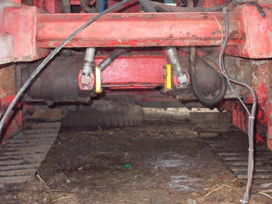 เพื่อนฝากประกาศครับ  ขายชุดตัวเดินรถเกี่ยวข้าวศักดิ์พัฒนา อยู่ จ.สุรินทร์