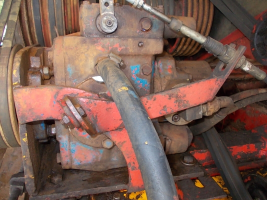 เพื่อนฝากประกาศครับ  ขายชุดตัวเดินรถเกี่ยวข้าวศักดิ์พัฒนา อยู่ จ.สุรินทร์