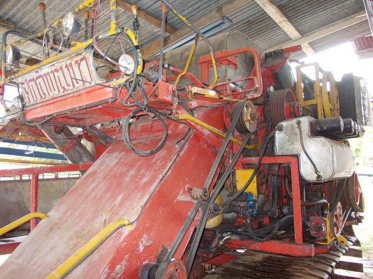 ขายชุดบนรถเกี่ยวข้าวศักดิ์พัฒนา อยู่ จ.สุรินทร์