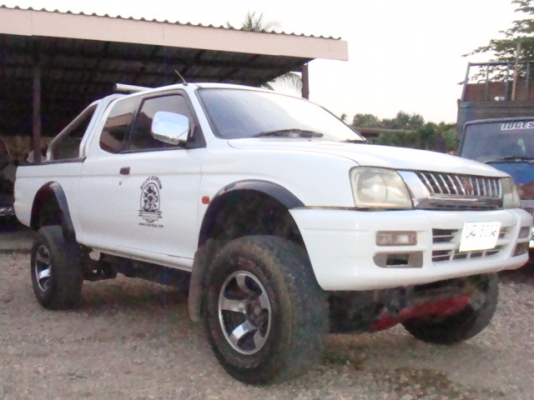 สตราด้า โฟว์วีล ปี41 ภาษีเต็ม เอกสารพร้อมโอนรถอยู่จังหวัดน่าน