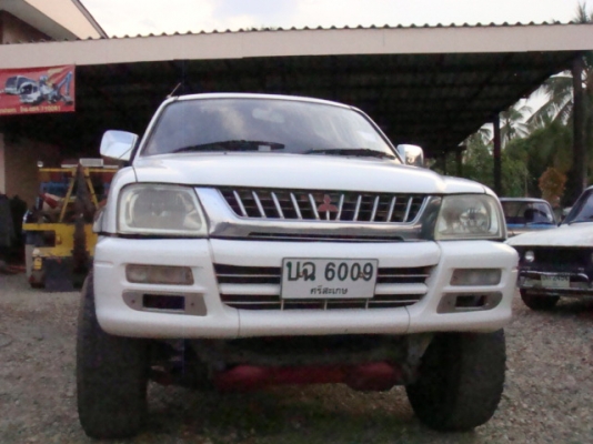 สตราด้า โฟว์วีล ปี41 ภาษีเต็ม เอกสารพร้อมโอนรถอยู่จังหวัดน่าน