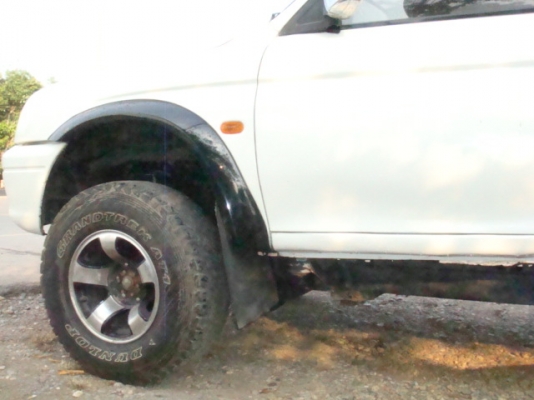 สตราด้า โฟว์วีล ปี41 ภาษีเต็ม เอกสารพร้อมโอนรถอยู่จังหวัดน่าน