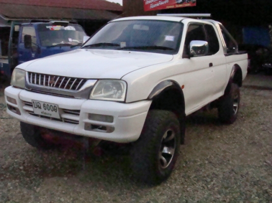 สตราด้า โฟว์วีล ปี41 ภาษีเต็ม เอกสารพร้อมโอนรถอยู่จังหวัดน่าน