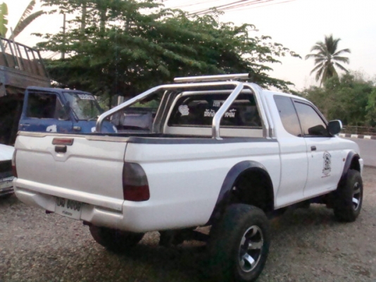 สตราด้า โฟว์วีล ปี41 ภาษีเต็ม เอกสารพร้อมโอนรถอยู่จังหวัดน่าน