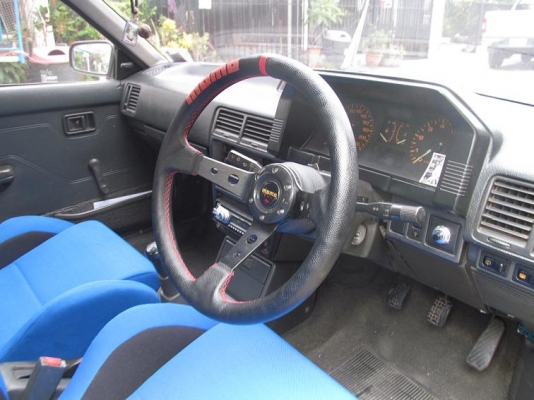 Ford Laser ขาวมุก ปี 30-32 ราคา 50000.- Ford Laser ขาวมุก ปี 30-32 ราคา 50000.-