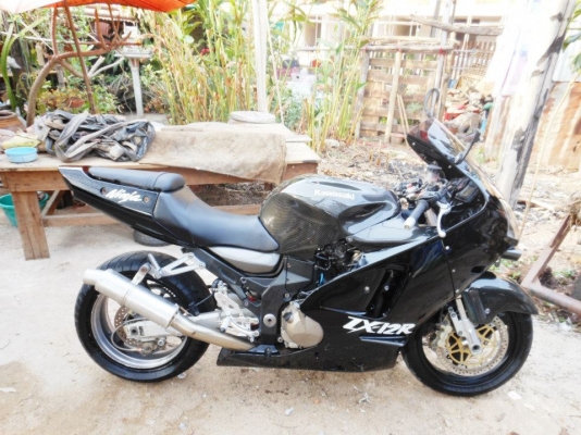 ขายNINJA ZX12R อินวอยย์ ปี2001ตามรูปเลยจร้าขาย120000ต่อรองได้ครับ