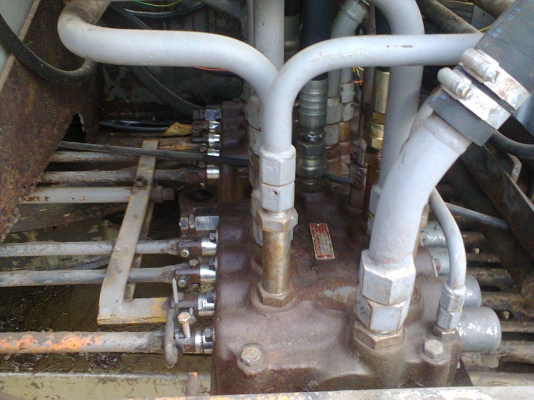 ขายแบคโฮ HITASHI รุ่น1 เครื่อง ISUZU 165