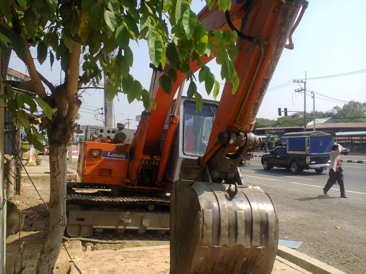 ขายแบคโฮ HITASHI รุ่น1 เครื่อง ISUZU 165