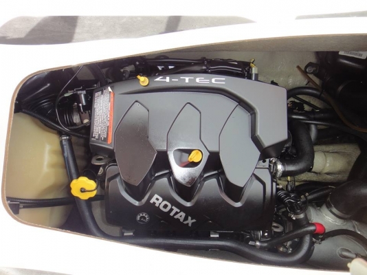 ขายถูกมาก seadoo gti 1500cc เครื่อง4จังหวะ  เรือศูนย์ ปี2009  107ชม ขาย18500 สภาพสวย