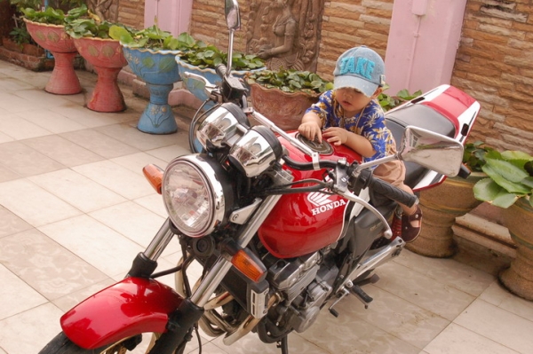 CB400 ทะเบียนแท้โอนขนส่ง ท่อสูตรยกชุด WR'S สภาพสวยๆช้าอดนะครับ