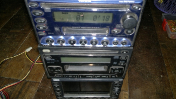 ขายวิทยุcdติดรถยนต์3ตัว1200ของญี่ปุ่นใช้ได้