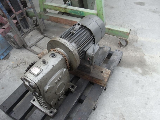 ขายมอเตอร์เกียร์TECO 5 HP. 1 ต่อ 60 มีเบรคในตัว สภาพสวยพร้อมใช้งาน