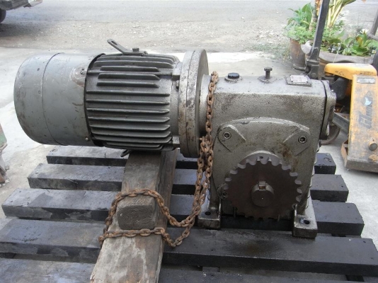 ขายมอเตอร์เกียร์TECO 5 HP. 1 ต่อ 60 มีเบรคในตัว สภาพสวยพร้อมใช้งาน