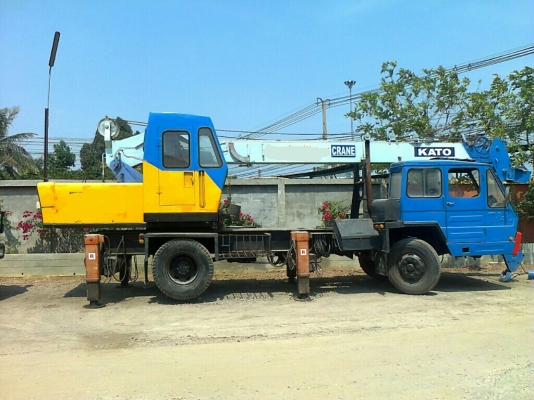 ขายรถเครน 6 ล้อ Kato 11 ตัน เอกสารเล่มทะเบียน