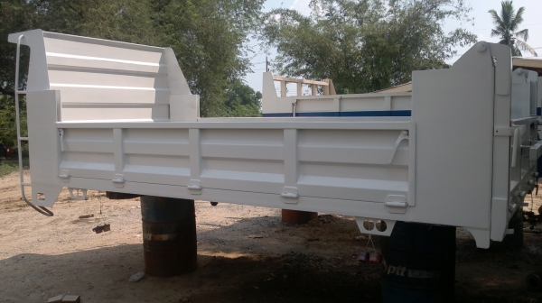 กระบะดั้ม 6 ล้อ สนใจ ติดต่อ ด่วน