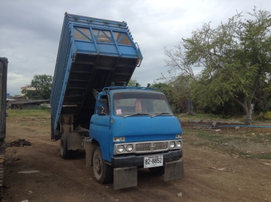 6 ล้อ Nissan   สภาพพร้อมใช้งาน   ดั้ม ครัชซี ไม่พุ เครื่อง 96  ทะเบียนไม่ขาดพร้อมโอน