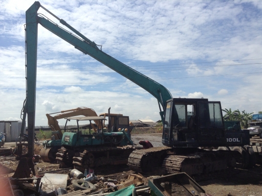 Komatsu pc 100  รุ่น 3 บูมยาว  14  เมตร  สภาพพร้อมใช้งาน