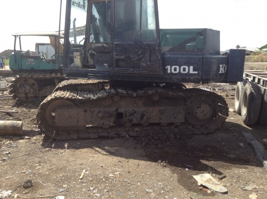 Komatsu pc 100  รุ่น 3 บูมยาว  14  เมตร  สภาพพร้อมใช้งาน