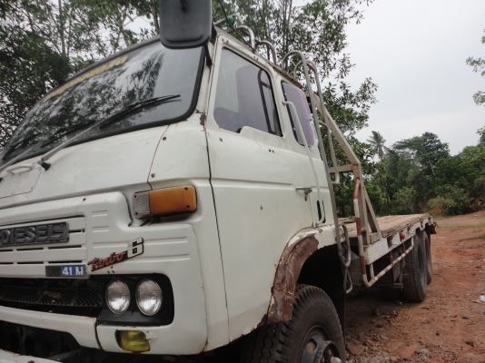 ขาย 10ล้อ 2เพลา เทเลอร์บรรทุกแม็คโฮ NISSAN 265 turo