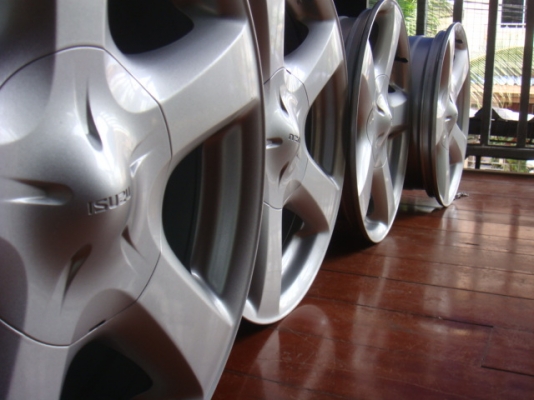 ขายล้อ All New ขอบ17 ถอดป้ายเเดง อีซูซุวีครอส ขายล้อ All New ขอบ17 ถอดป้ายเเดง อีซูซุวีครอส