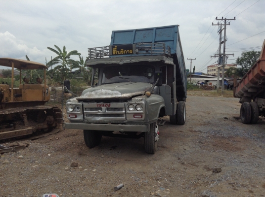 6 ล้อดั้ม หน้ายาว izuzu