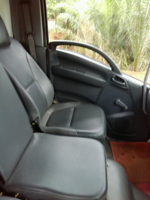 ISUZU 190 แรงม้า ปี 55 ใช้งานมาแล้ว 25,000 กิโลเมตร พร้อมขายดาวน์ค่ะ ISUZU 190 แรงม้า ปี 55 ใช้งานมาแล้ว 25,000 กิโลเมตร พร้อมขายดาวน์ค่ะ