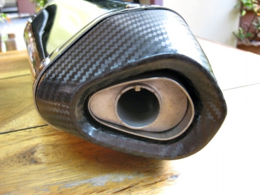 ขายท่อไอเสียสแตนเลสหุ้มปลายเคฟล่าใช้กับ Kawasaki ER6n หรือกับรถยี่ห้ออื่น