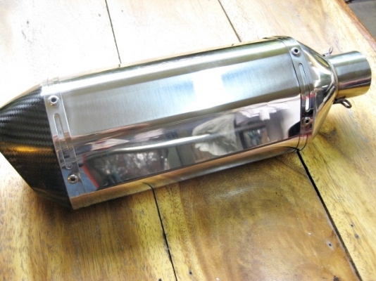 ขายท่อไอเสียสแตนเลสหุ้มปลายเคฟล่าใช้กับ Kawasaki ER6n หรือกับรถยี่ห้ออื่น