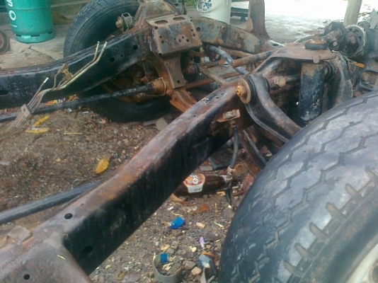 ขายคัสซีบิ๊กเอ็มฝาแดงปี95สภาพตามรูป ไม่ผุมีเหลืองๆบ้างยังแข็งแรงดีให้ครบตามรูป