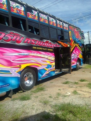 ขายรถบัสพัดลม 12 ม.โรโบค๊อป เครื่องท้าย เดวุ 360 แรงม้า (มีแสงยูร) สนใจติดต่อ 086-029-9215