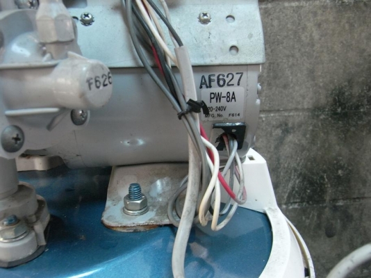 ขายปั้มน้ำ Hitachi 100 W สภาพสวยพร้อมใช้งาน รับประกันคุณภาพ ดูประวัติการขายผมได้ครับ