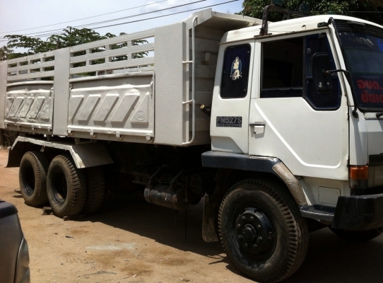 MITSUBISHI FUSO FN527 - 195 HP 6D16 TD2343 สิบล้อดั๊มพ์ 2 เพลา กระบะดั๊มพ์เหล็ก 12 ตันของสามมิตรลอนเฉียง เครื่องแน่นดีแรงดีไม่เยิ้ม หัวเก๋งสีบางเดิมภายในสวยครบ แอร์เย็น พ.เพาเวอร์ เบรคทริ๊ปฟี้ ช่วงล่างใหญ่คัชซีสวยมากๆไม่มีที่ติ ยางสภาพดี 10 เส้นประมาณ 80\%