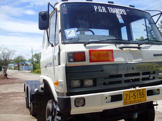 รถหัวลาก NISSAN