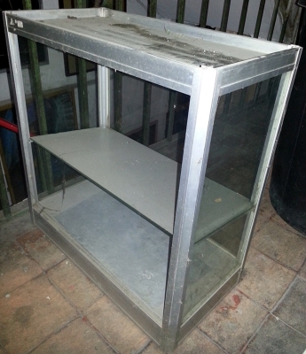 ขายตู้กระจกขายก๋วยเตี๋ยว