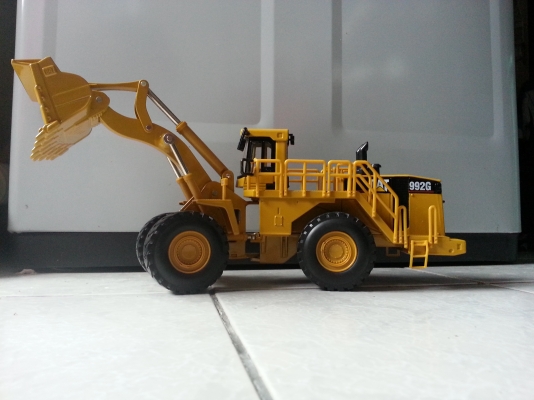 รถตักล้อยาง caterpillar 992G รายละเอียดสวยคับ รถตักล้อยาง caterpillar 992G รายละเอียดสวยคับ