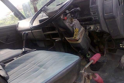 ขายด่วน 6 ล้อดั้มพ์ Isuzu 175 แรงชัชซี NRR