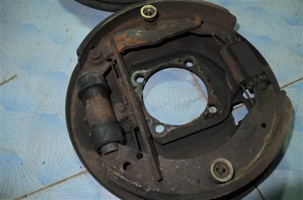 ขาย ชุดดรัมเบครหลังvolk ใช้งานได้ปกติ ผ้าเบรคยังหนาอยู่