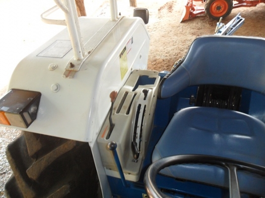 ขาย รถไถฟอร์ด6640 NEW HOLLAND 2เพลา คานหน้าคาราโร่