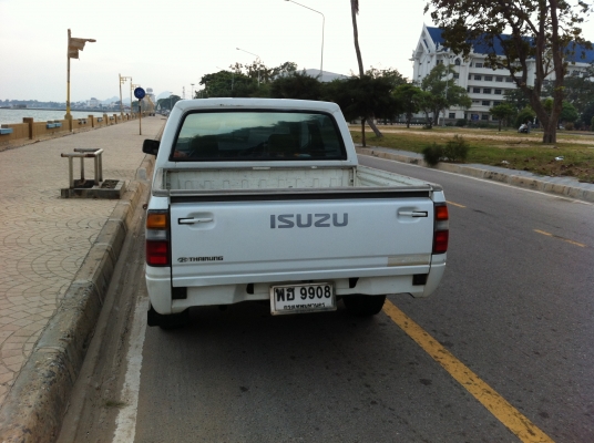 ขาย isuzu dragon eye cab 4 2500 turbo