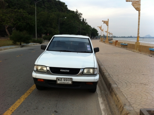 ขาย isuzu dragon eye cab 4 2500 turbo