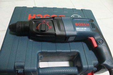 สว่านโรตารี่ยี่ห้อ BOSCHรุ่นGBH2-26DE 3 ระบบ สภาพประมาณ95เปอร์เซนต์ครับ