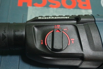 สว่านโรตารี่ยี่ห้อ BOSCHรุ่นGBH2-26DE 3 ระบบ สภาพประมาณ95เปอร์เซนต์ครับ