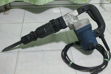 เครื่องสกัดคอนกรีตไฟฟ้ายี่ห้อ RYOBI รุ่นCH-470 สภาพเกิน90เปอร์เซนต์