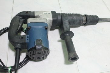 เครื่องสกัดคอนกรีตไฟฟ้ายี่ห้อ RYOBI รุ่นCH-470 สภาพเกิน90เปอร์เซนต์