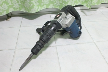 เครื่องสกัดคอนกรีตไฟฟ้ายี่ห้อ RYOBI รุ่นCH-470 สภาพเกิน90เปอร์เซนต์