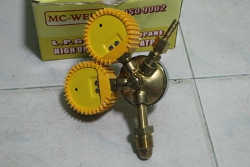 ตัวปรับแรงดันอ๊อกซิเยน ยี่ห้อ MC-WELD ราคาไม่แพงครับ