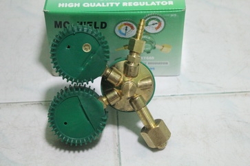 ตัวปรับแรงดันอ๊อกซิเยน ยี่ห้อ MC-WELD ราคาไม่แพงครับ