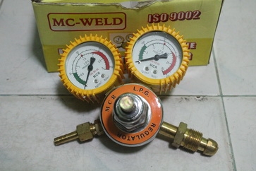 ตัวปรับแรงดันอ๊อกซิเยน ยี่ห้อ MC-WELD ราคาไม่แพงครับ